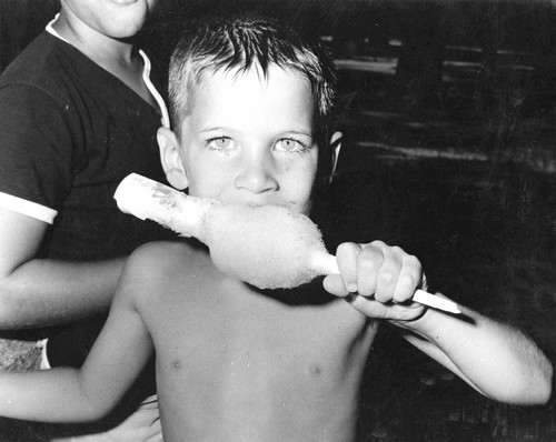 Unidentified photo e060